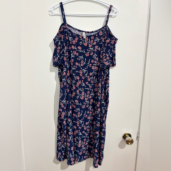 🎉4/30$🎉 Pink and Navy Floral Off Shoulder Flutter Sleeve Mini Sundress PTP 25in🌸 - Picture 4 of 5